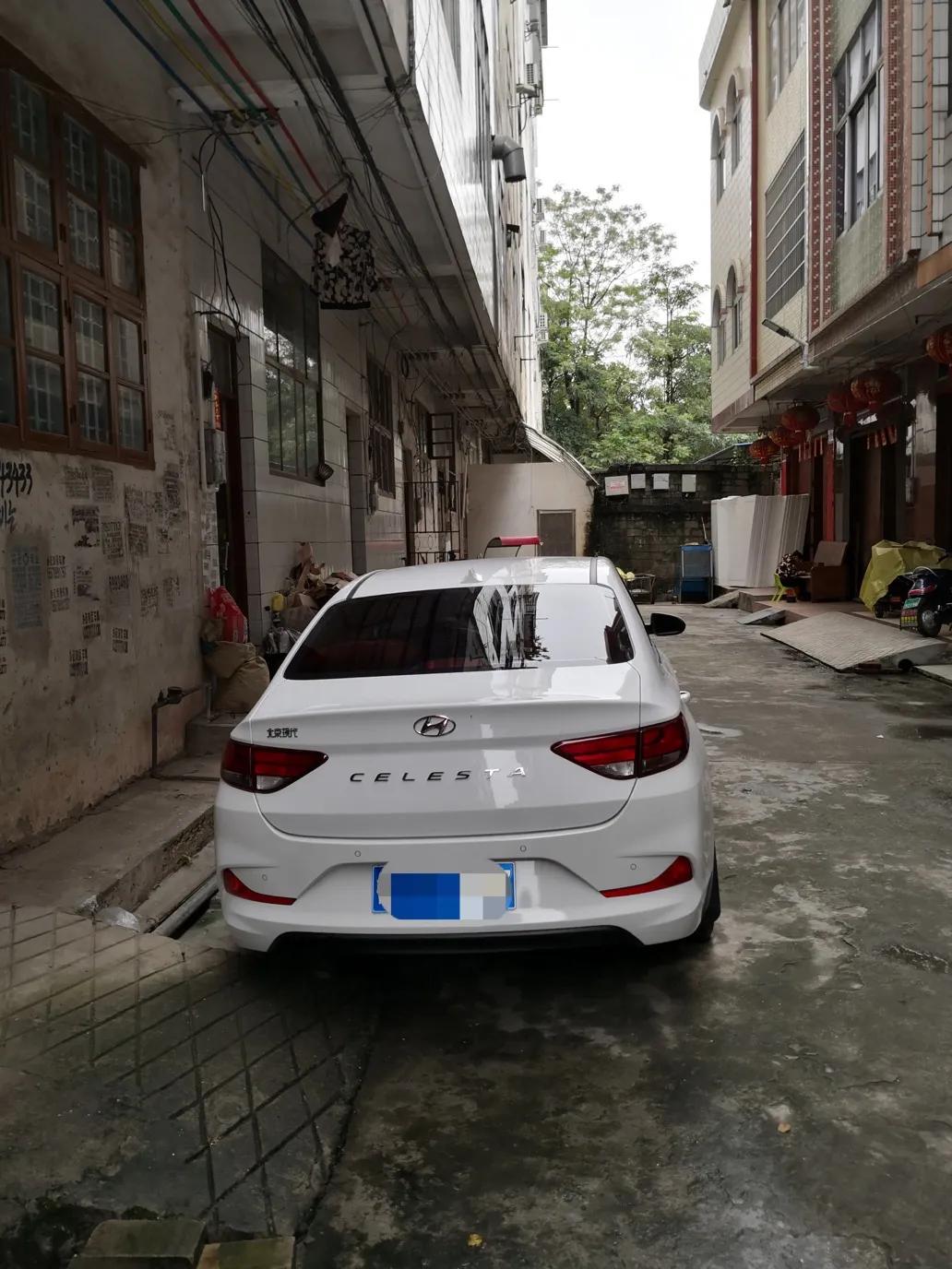 30岁了选择轿车还是suv,30岁第一辆车轿车还是suv