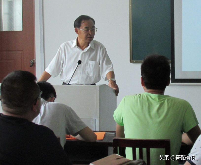 高考分数只超二本线10分,进不了好学校,选择复读还是将来考研?