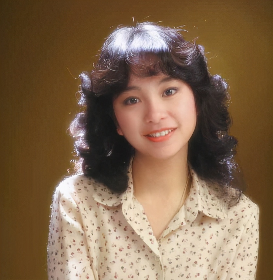 香江群音所有歌手名单,霞光万道原唱陈秋霞