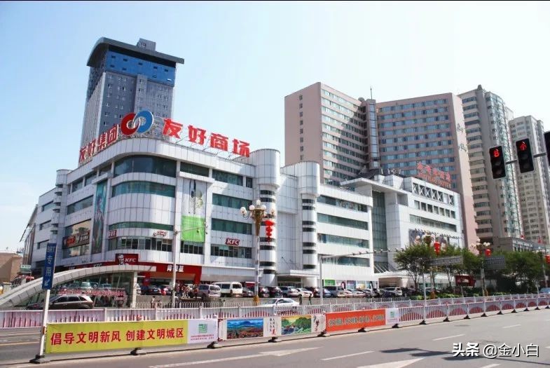 老字号友好集团VS新生代汇嘉时代谁是*疆新**零售一哥