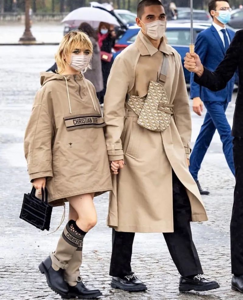 杨幂欧阳娜娜冬天穿搭,杨幂同款矮帮马丁靴