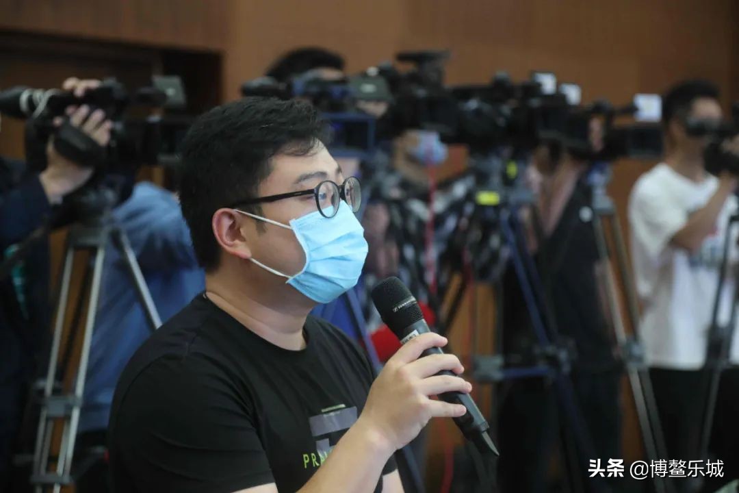 这场发布会很感人!正如一位失明58年的老人在乐城所说:“我要好好看看这个时代”!