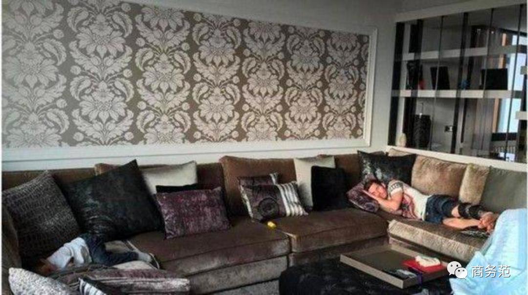 17岁梅西首秀照片,梅西34岁首战刷爆3项纪录