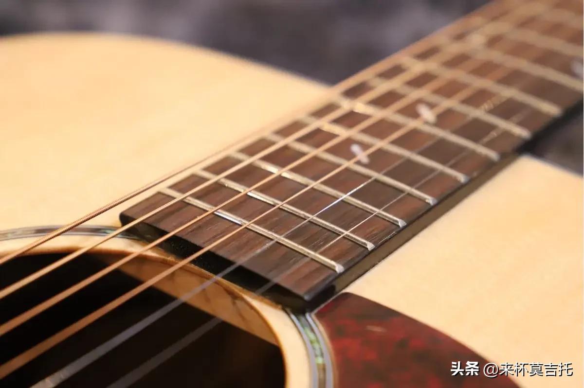 2000左右的吉他什么牌子好,吉他推荐1000到2000