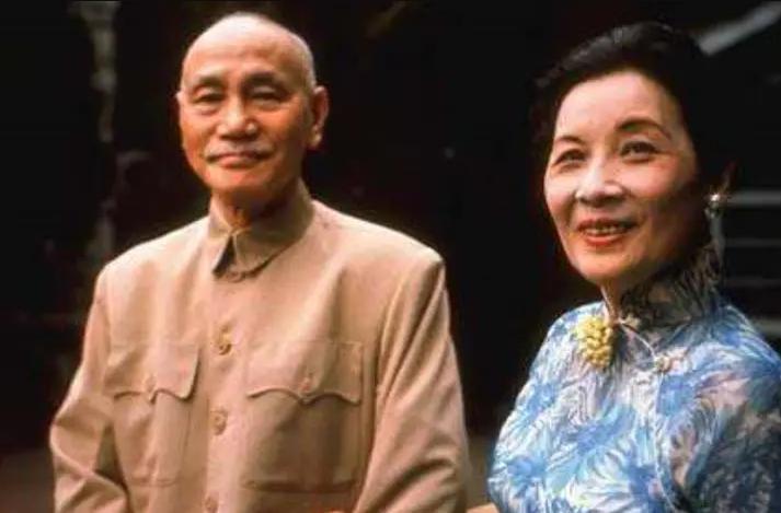 开国十大元帅名单出炉后，蒋介石指着他照片对宋美龄说：这人厉害