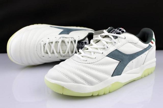 它是90年代风靡一时的运动鞋,罗伯特·巴乔曾代言,如今几乎消失