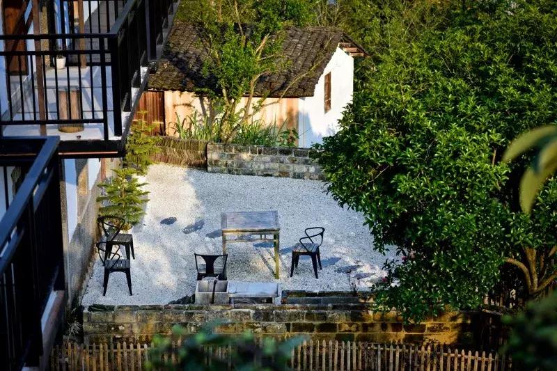 把千岛湖“装”进自家民宿，做了一个无敌湖景泳池，让无数人尖叫