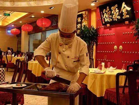 路边20元一只的烤鸭是什么鸭子,路边摊20元的烤鸭不白吃