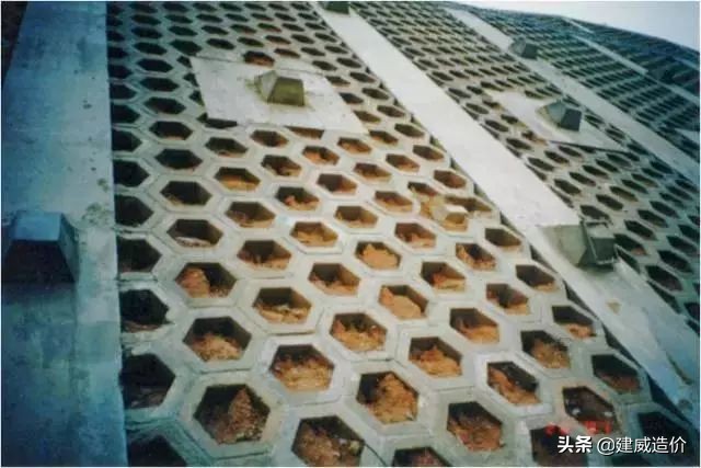 高速公路边坡支护技巧,土质高边坡支护方式建议