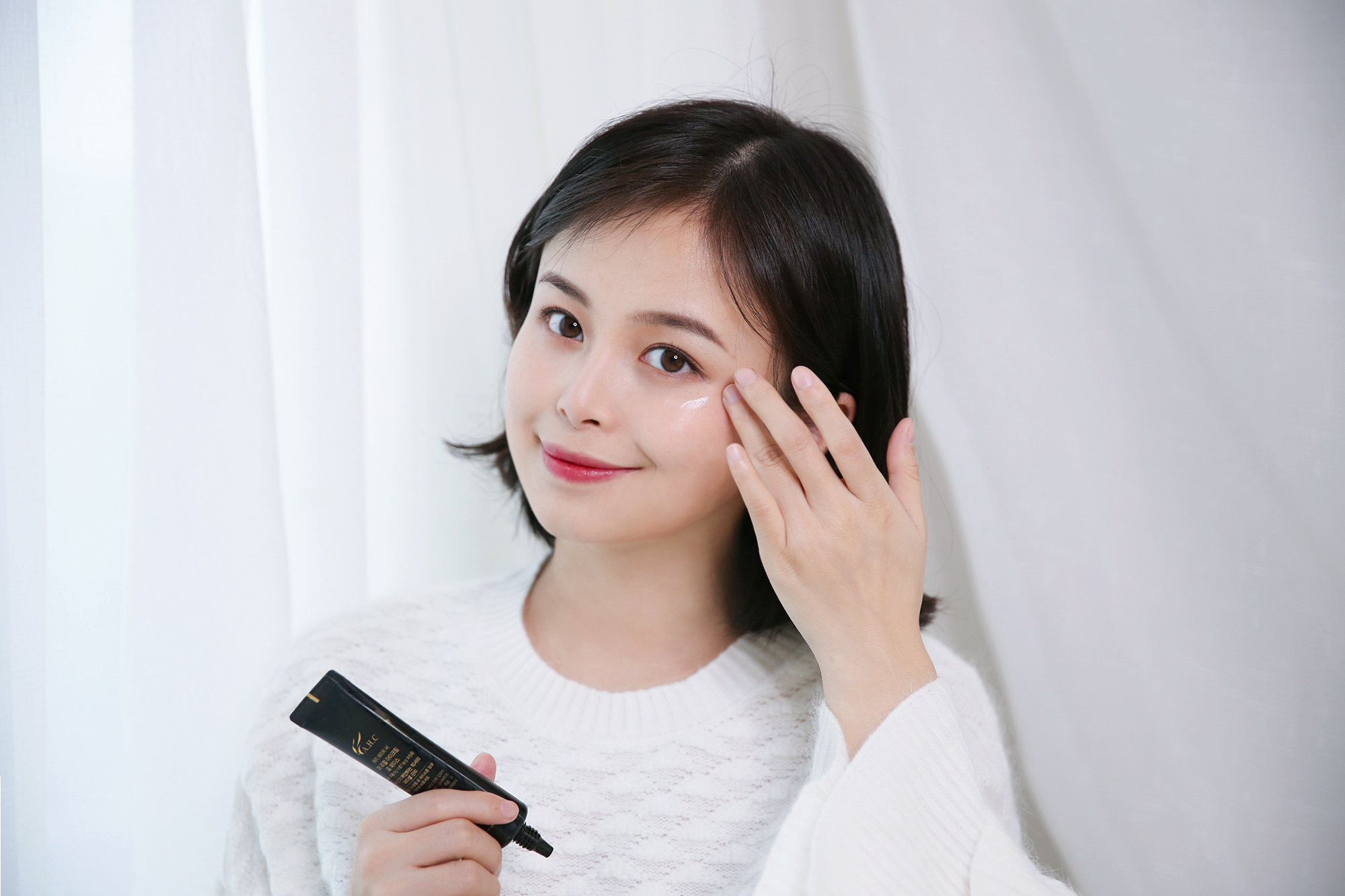 “空调肌”逆袭记,新年第一款万能充电眼霜!