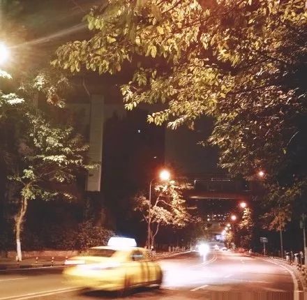 跟重庆出租车学车技,重庆最牛出租车司机带你体验