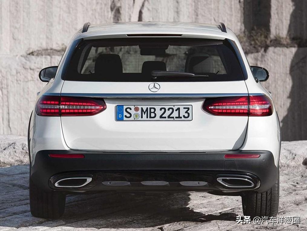 宝马换新车标了！蓝天白云帅炸，以后黑白标只代表低端宝马车主？