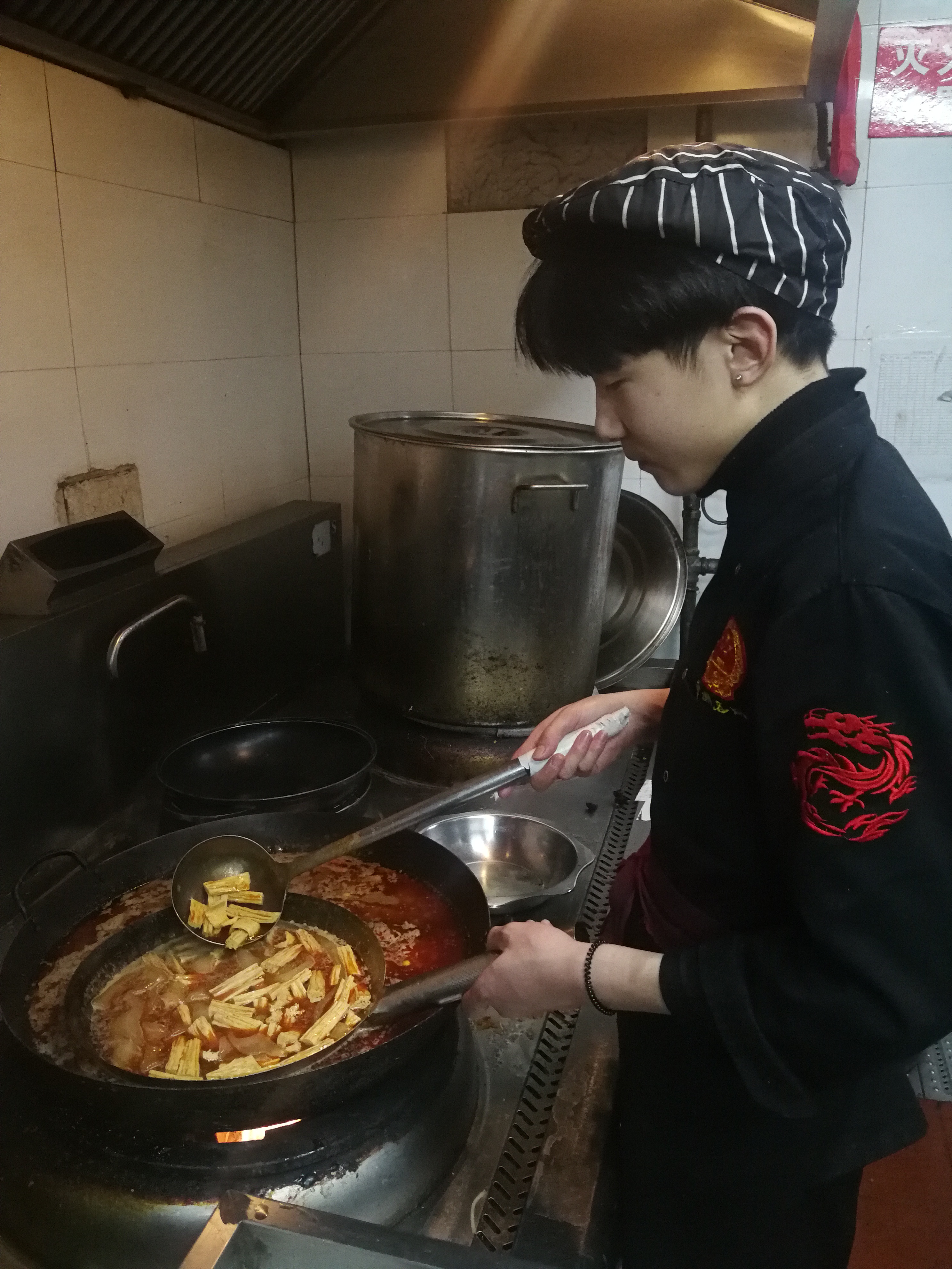 舌尖上的美食之木桶鱼,舌尖上的美食绍氏酥鱼