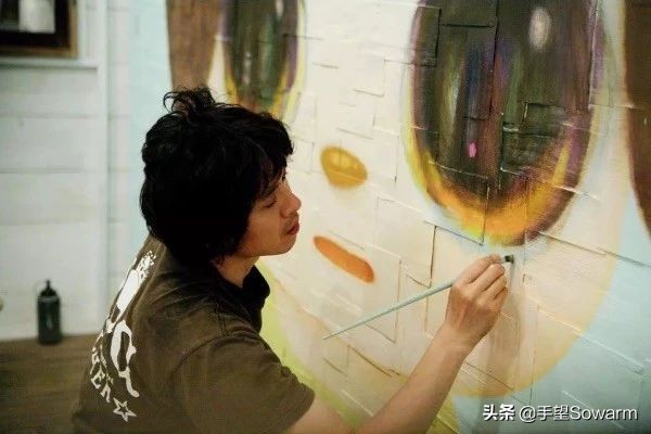 日本画家奈良美智画作价格,奈良美智的画为什么那么贵