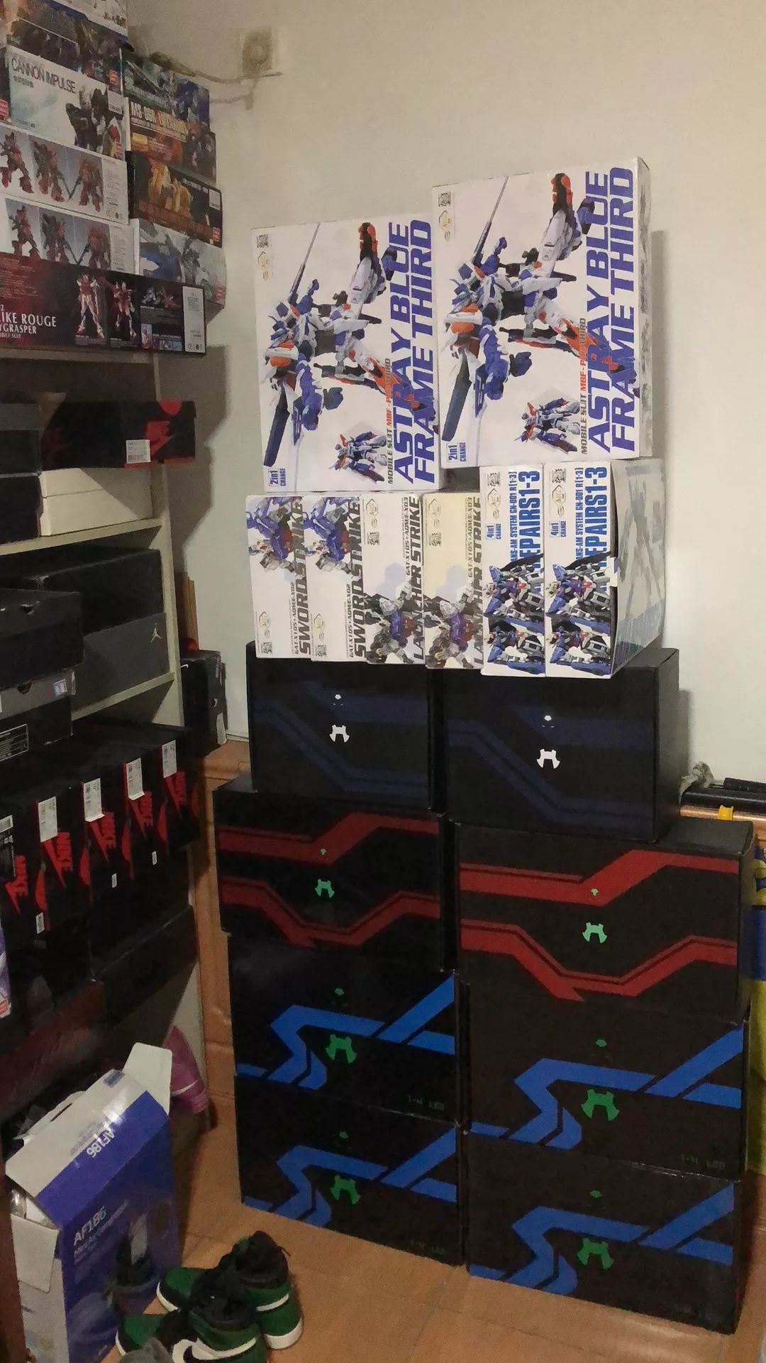 佳作：恐怖的零件数量，龙桃子强袭，四机小队！