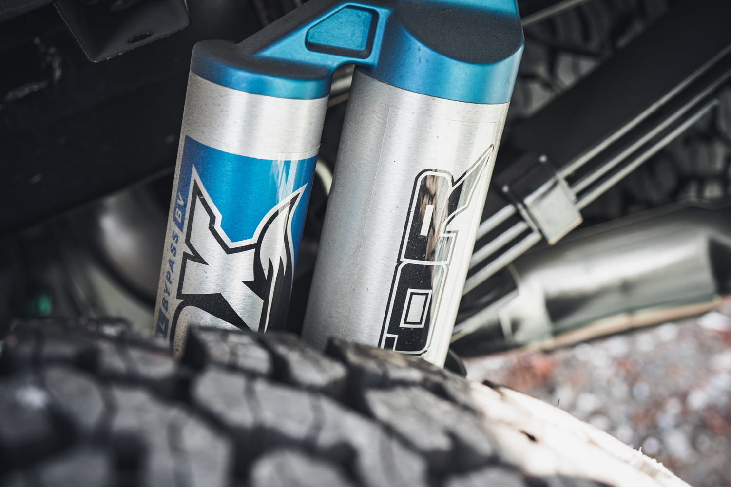 特斯拉cybertruck和福特f-150猛禽,福特猛禽f-150与小皮卡对比图