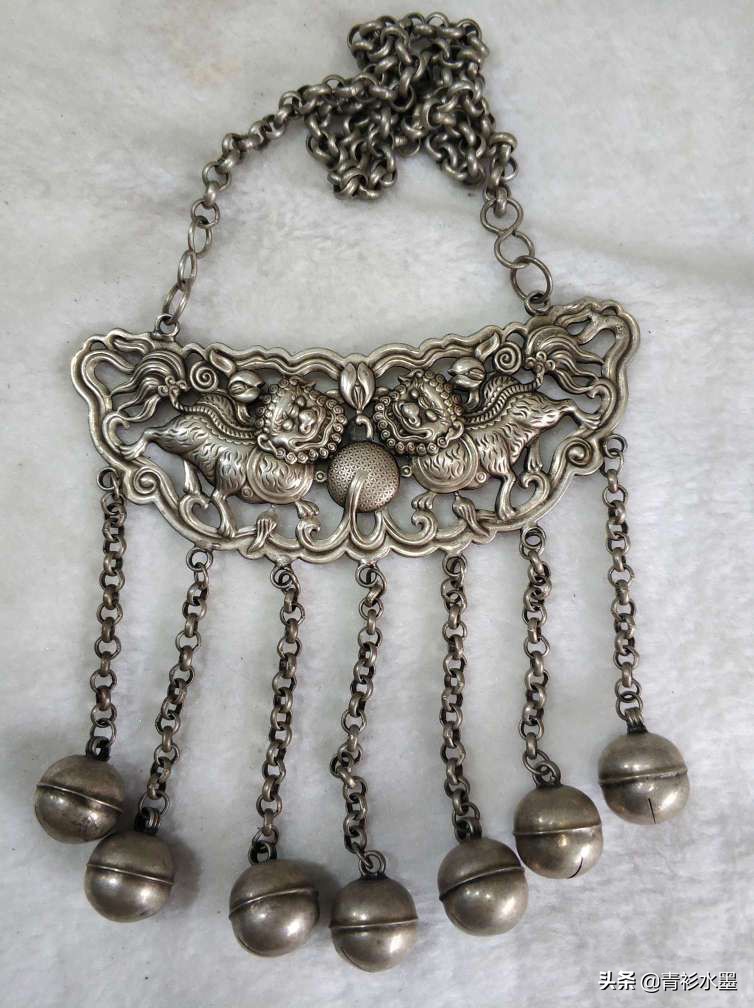 银镯黑掉怎么能让它变白,银镯发黄怎么让它重新变亮