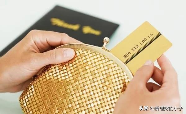 信用卡透支30万无力偿还判多少年,欠信用卡30万无力偿还要坐几年牢