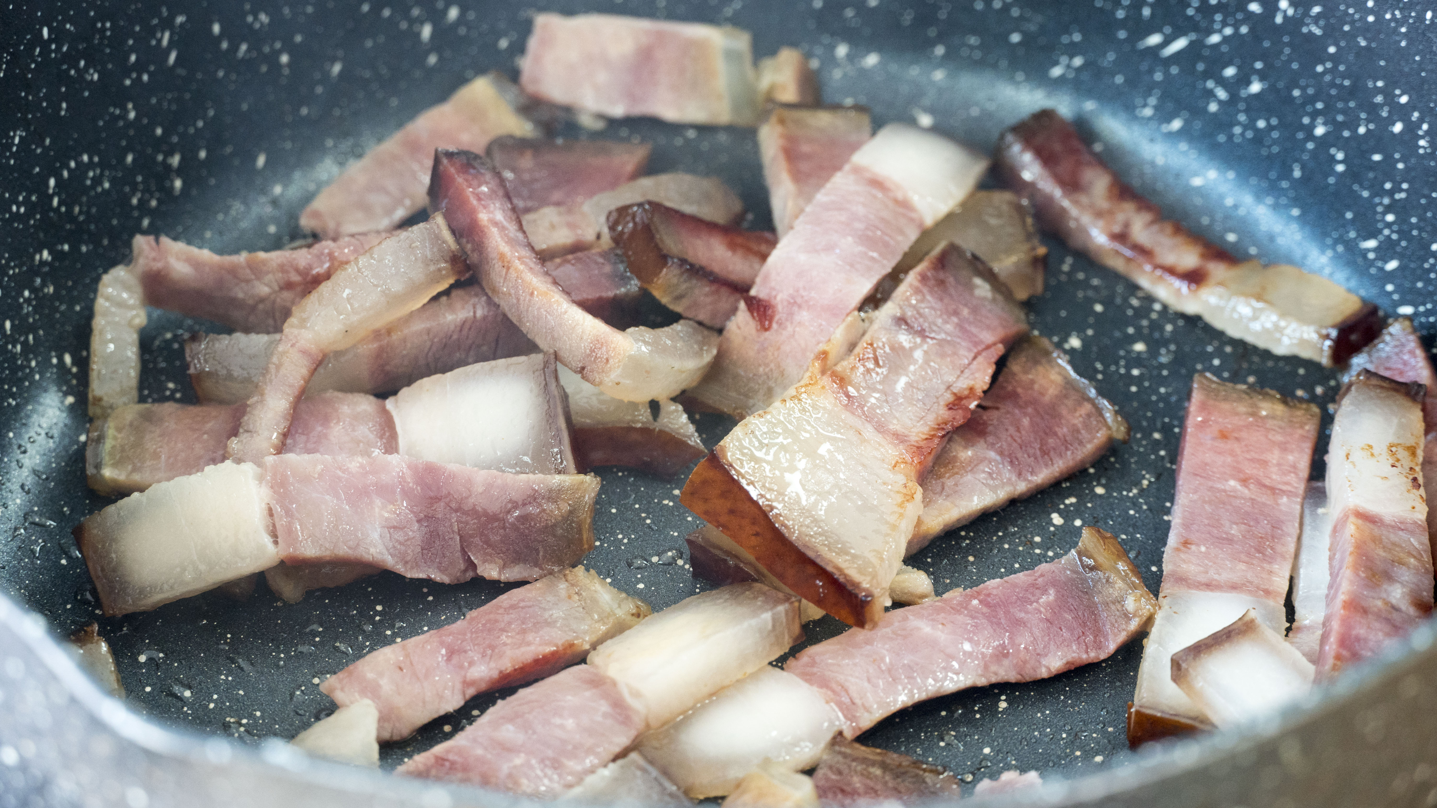 水瓶做酸豆角的方法,矿泉水瓶腌豆角的家常做法