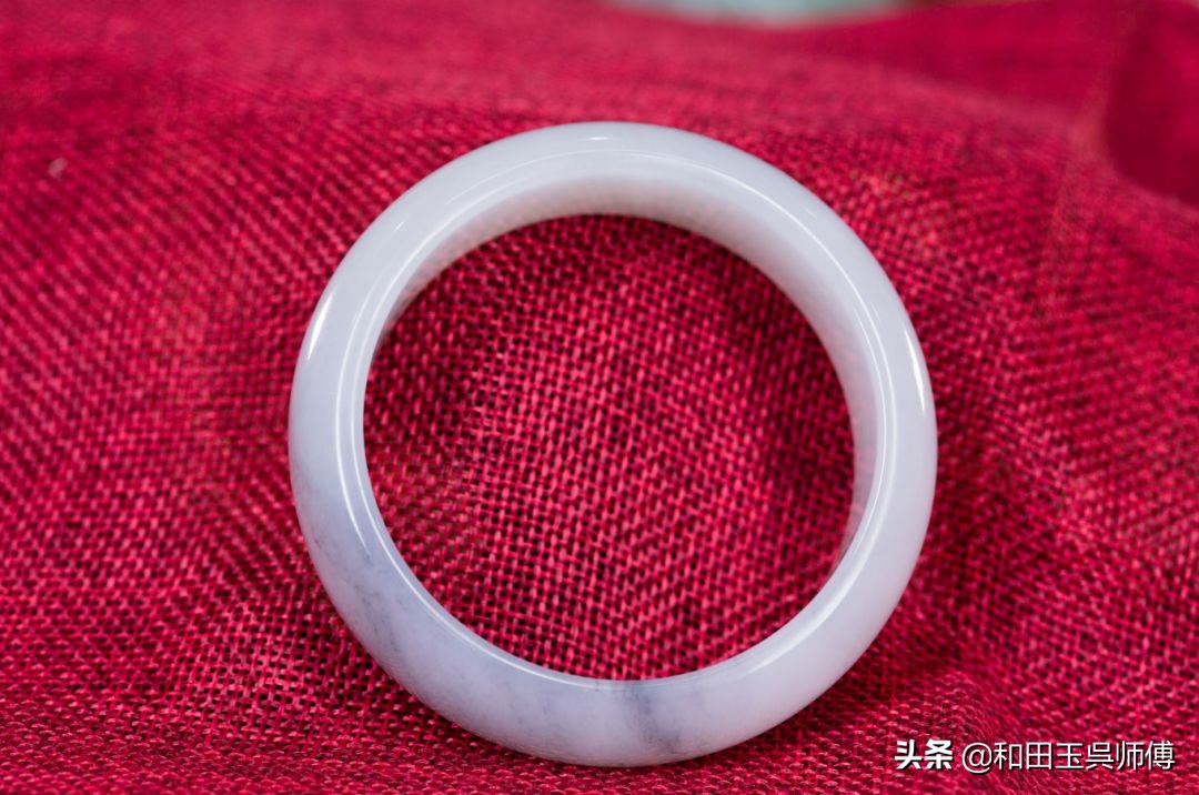 玉手镯新手入门教程,手把手教你挑选翡翠手镯