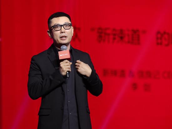 靠卖麻辣串起家，26岁年入3亿，败光家当后重新创业，现年入8亿