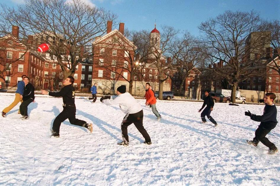 我昨天乘飞机到达伦敦的英文,昨天我乘坐飞机来用英语怎么说