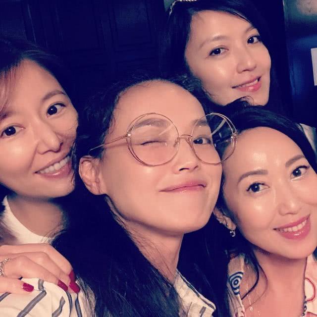 性感女神舒淇情史混乱，因拍大尺度片遭男方家长嫌弃终遇老实人