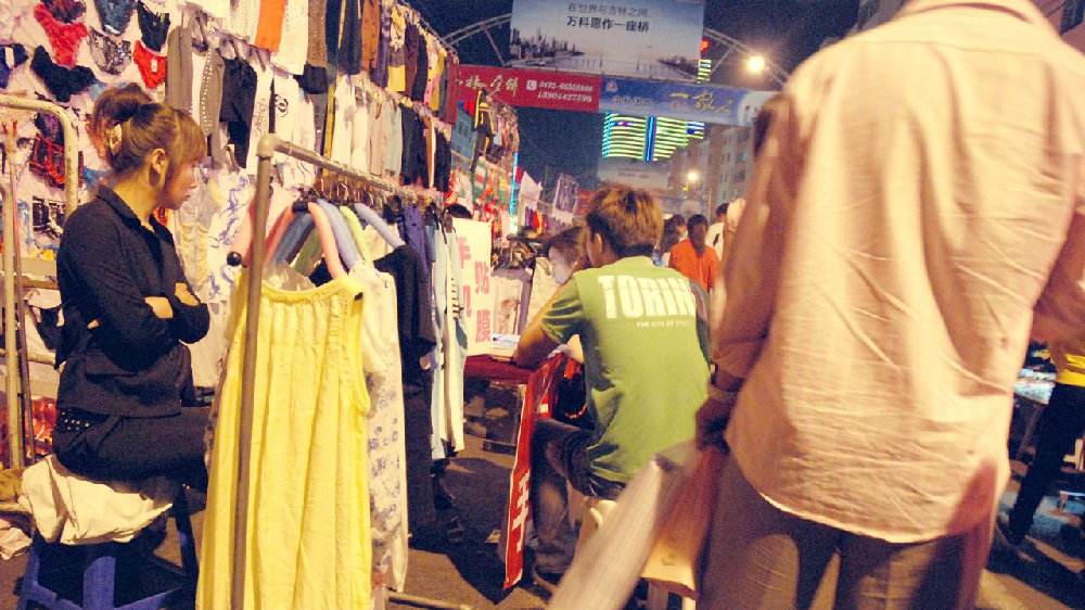 成都摆地摊的最新政策,成都地摊经济增加就业岗位