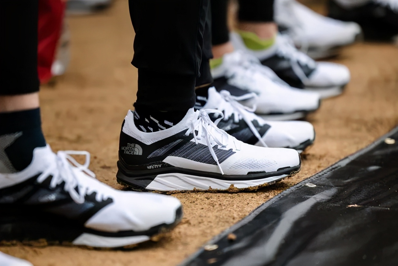 北面徒步鞋vectiv,北面跑鞋vectivinfinite300偏大偏小