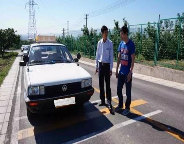 考驾照你想多久能拿证,考驾照一次性通过的都有哪些人