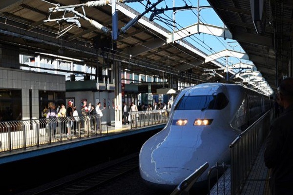 日本新干线用的是什么轨道,日本新干线是什么样子