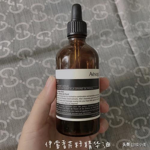 肌肤干燥补水,皮肤敏感如何补水补油护肤
