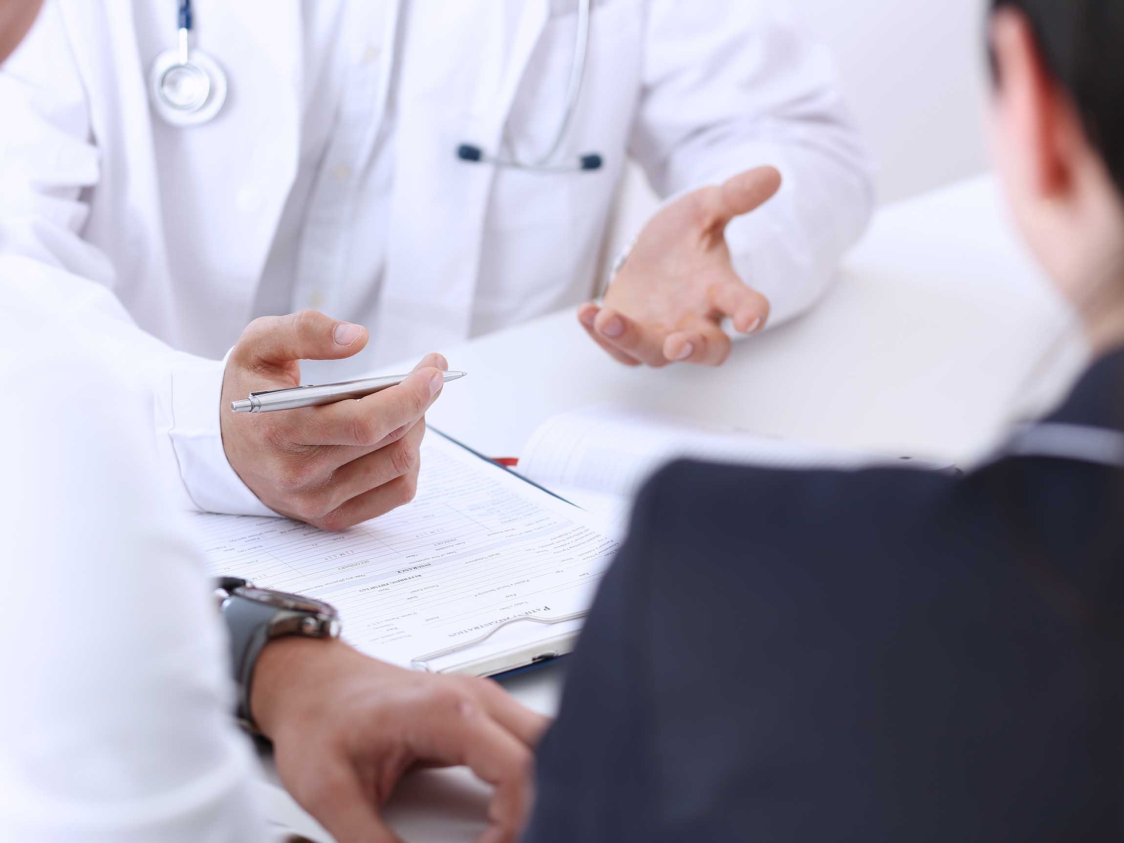 宝宝的舌头和草莓一样是怎么回事,小孩舌头像草莓红一样是什么原因