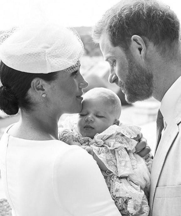 哈里梅根回英国参加活动视频,哈里梅根亮相前争执