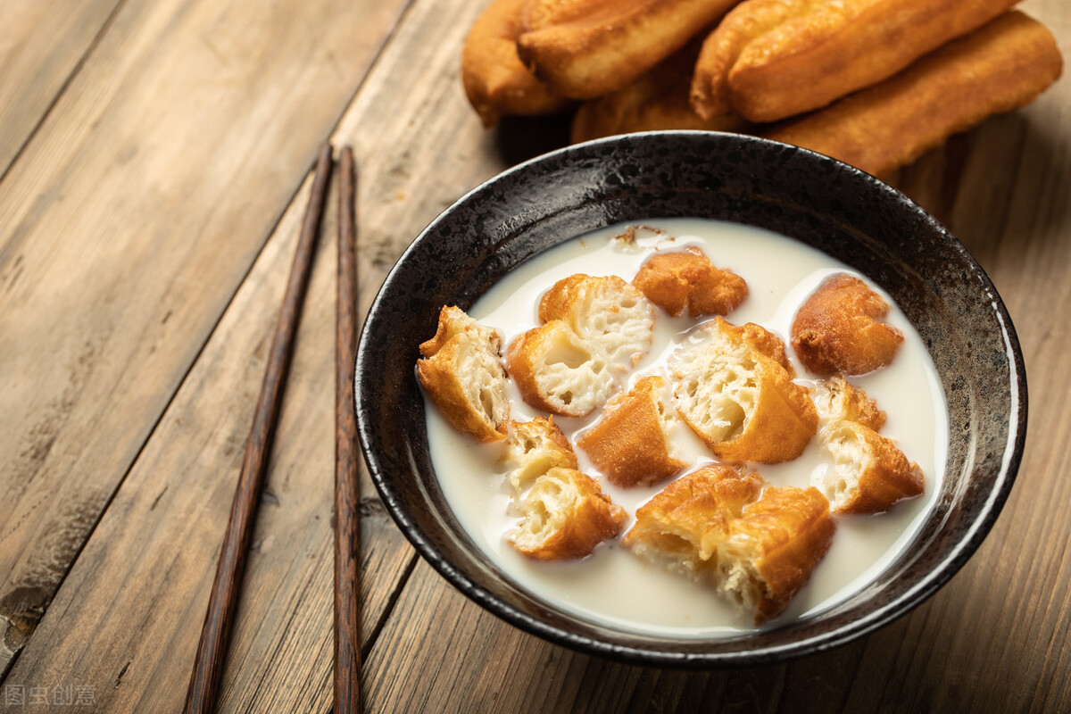 打豆浆豆子是煮还是蒸的好,熟豆子打豆浆正确方法