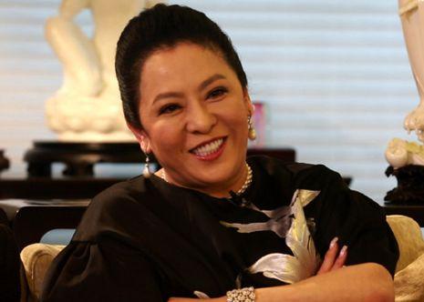 郭碧婷因生子获12亿豪宅,现在疑似怀二胎,她如何成为港娱太子妃