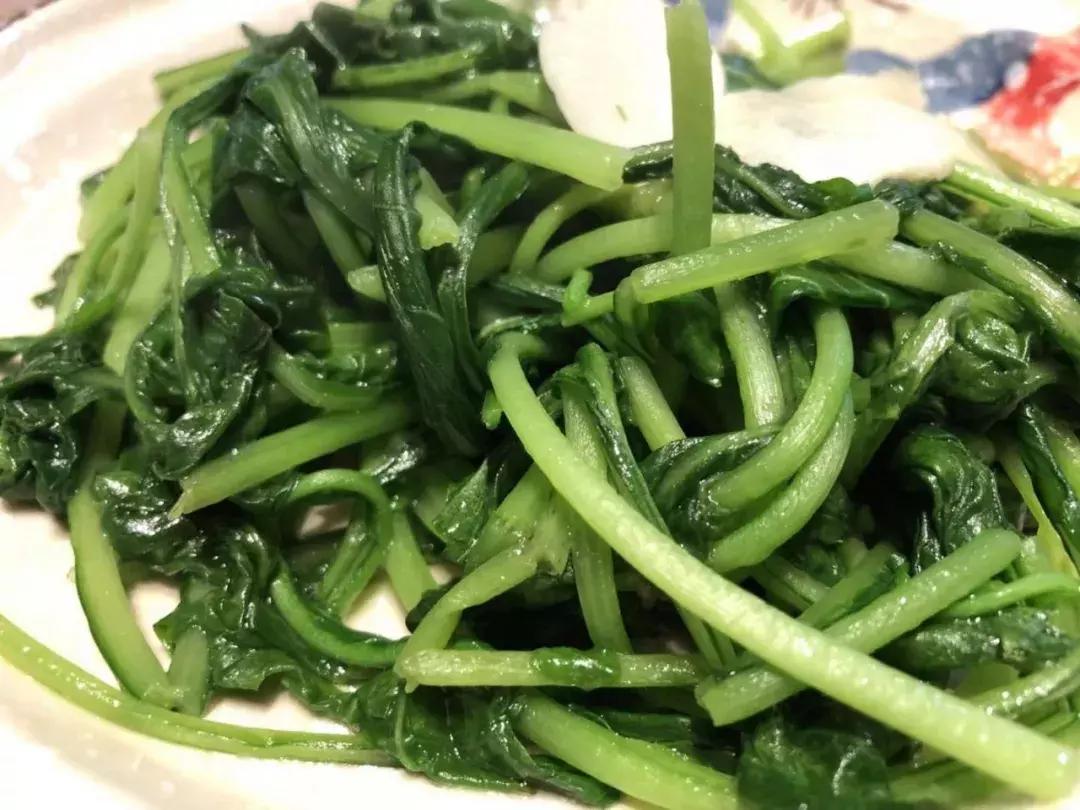 为什么吃没炒熟的豆角会中毒,吃豆角没熟中毒什么症状