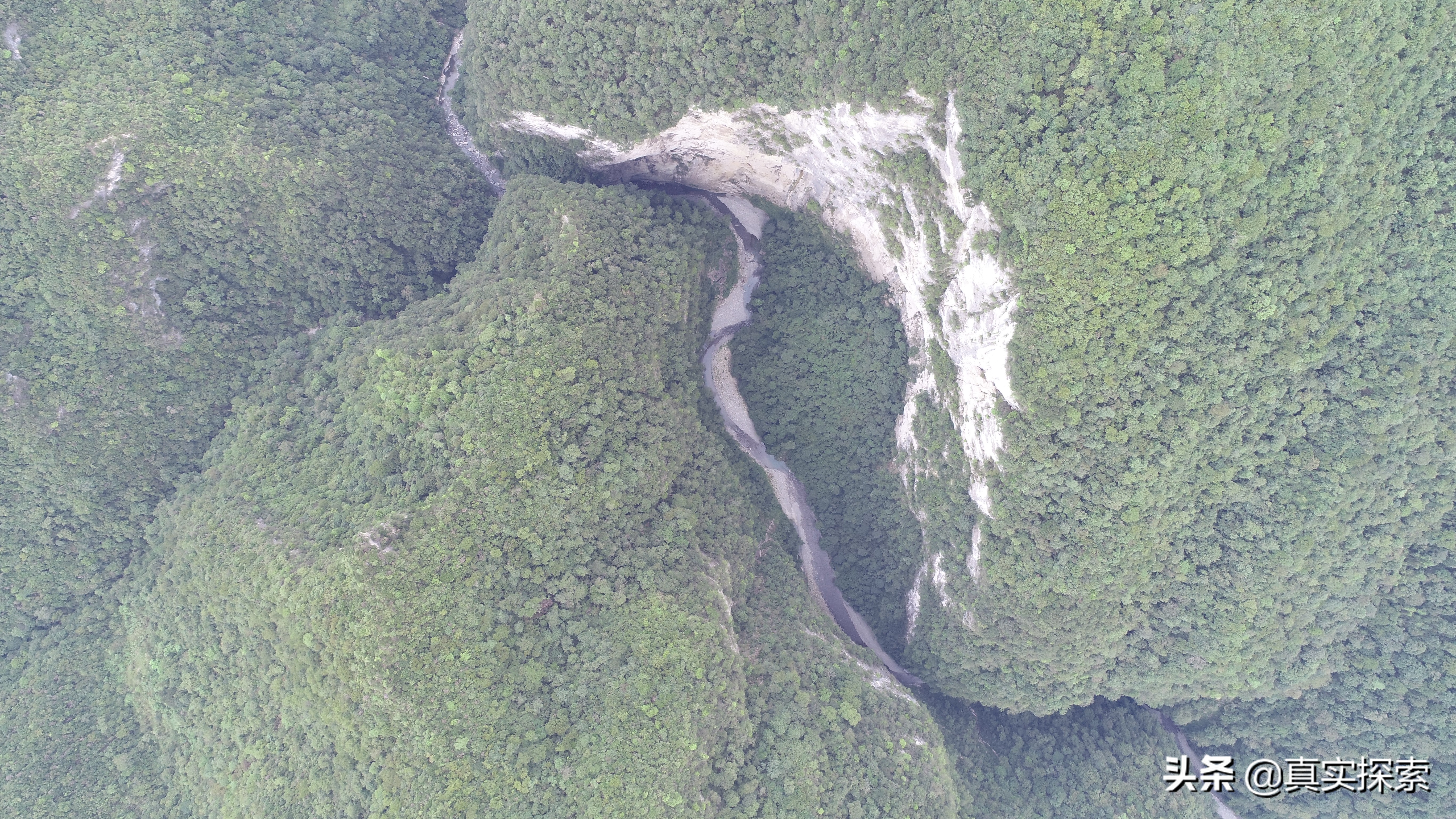 探索湖北五峰虎眼天坑,湖北天坑未解之谜