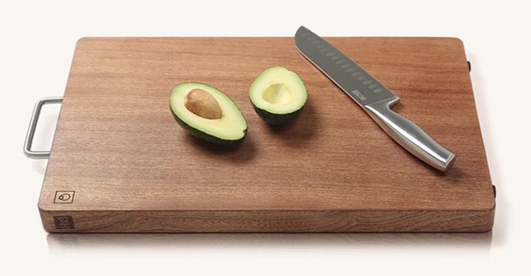 小米硬刚德国双立人，400年非洲灌木做家用砧板，不发霉砍不坏