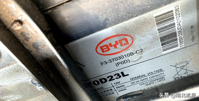 车子刚换的电瓶怎么打火还是困难,汽车换了电瓶打火有点吃力的感觉