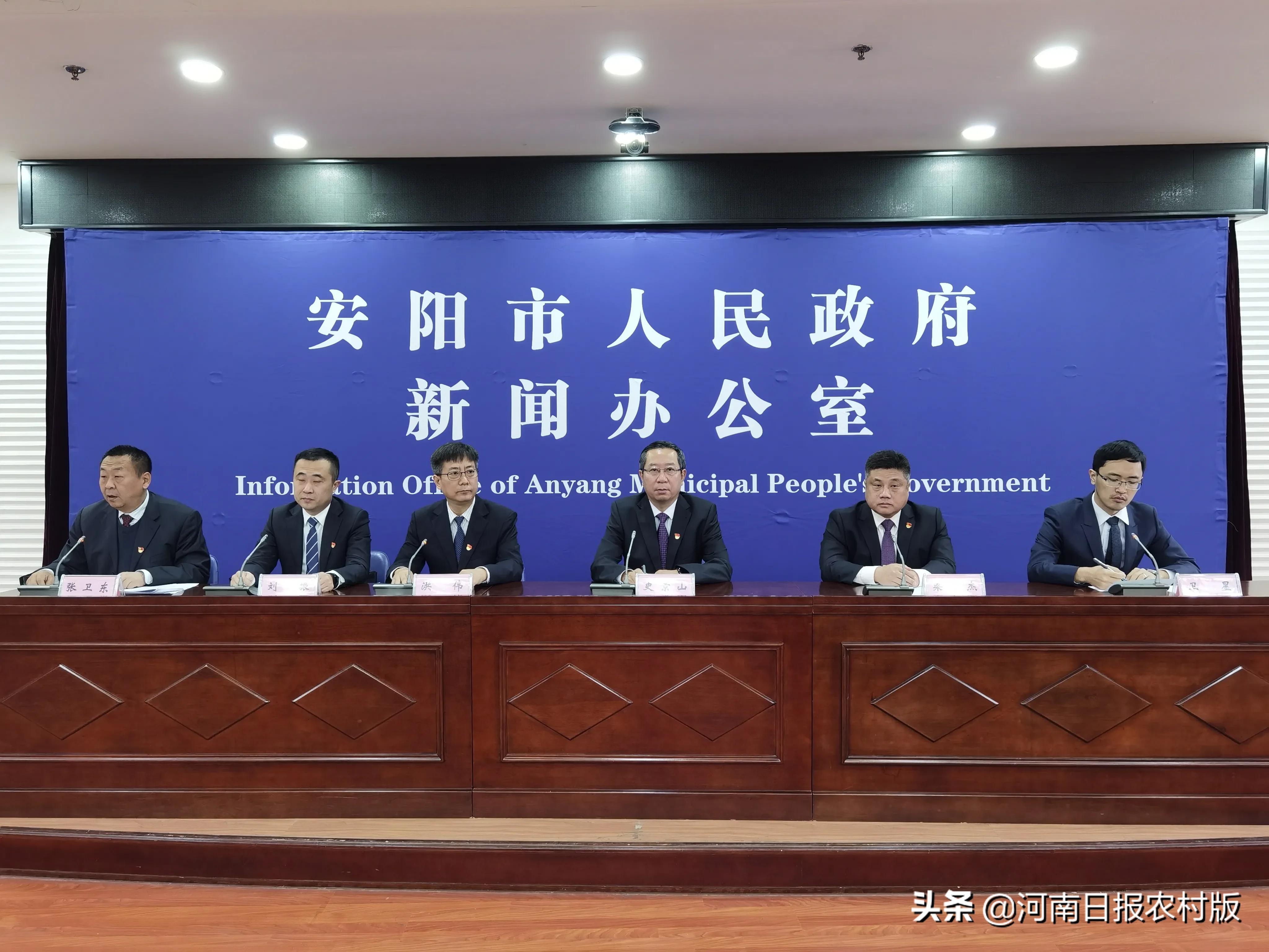 安阳市举行首届康复产业创新创业大赛，准备参赛的团队和个人在报名、参赛、资格等环节中需要注意哪些问题？