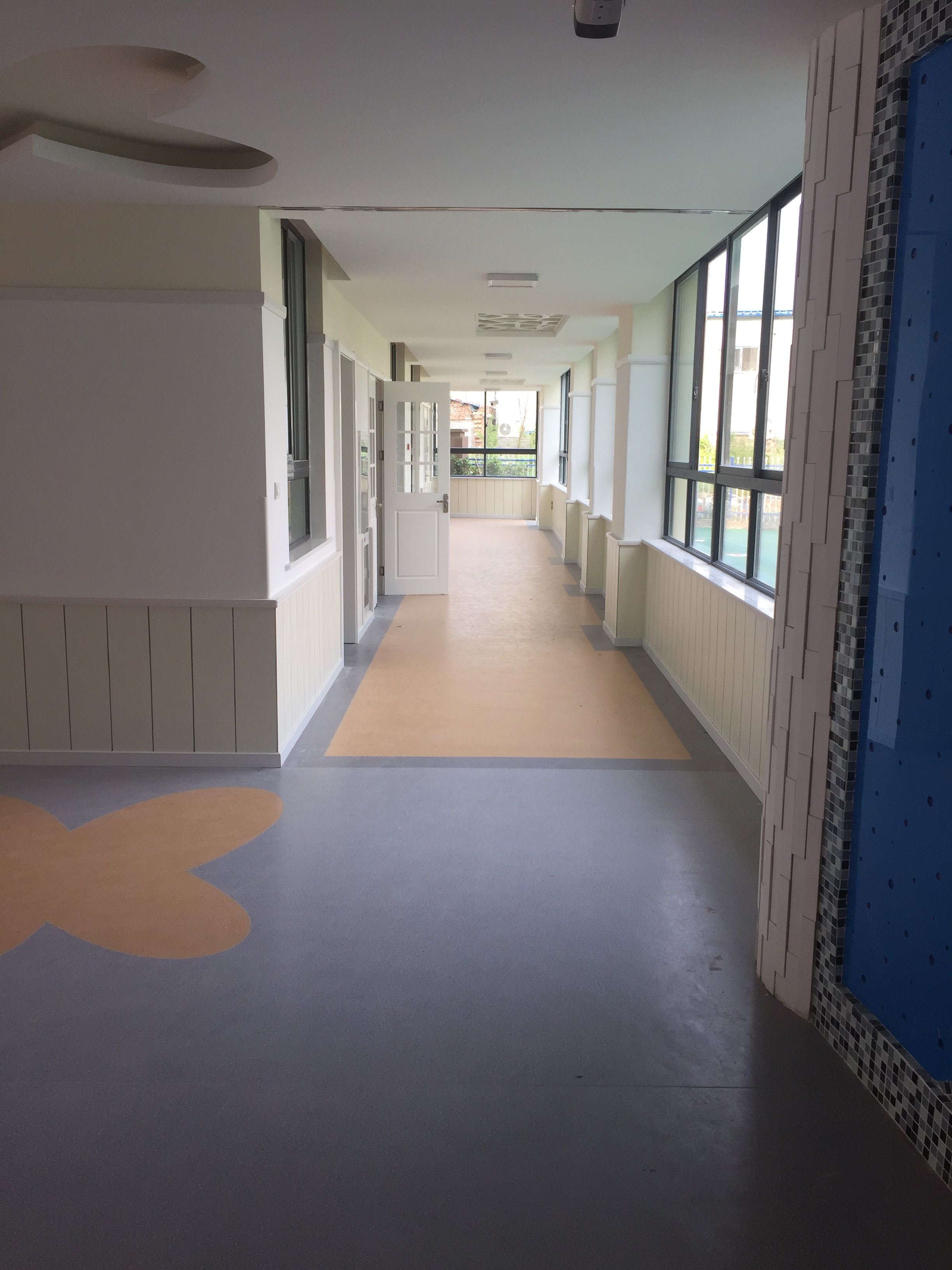 pvc塑胶地板的优点和缺点有哪些,pvc塑胶地板厚度误差多少正常