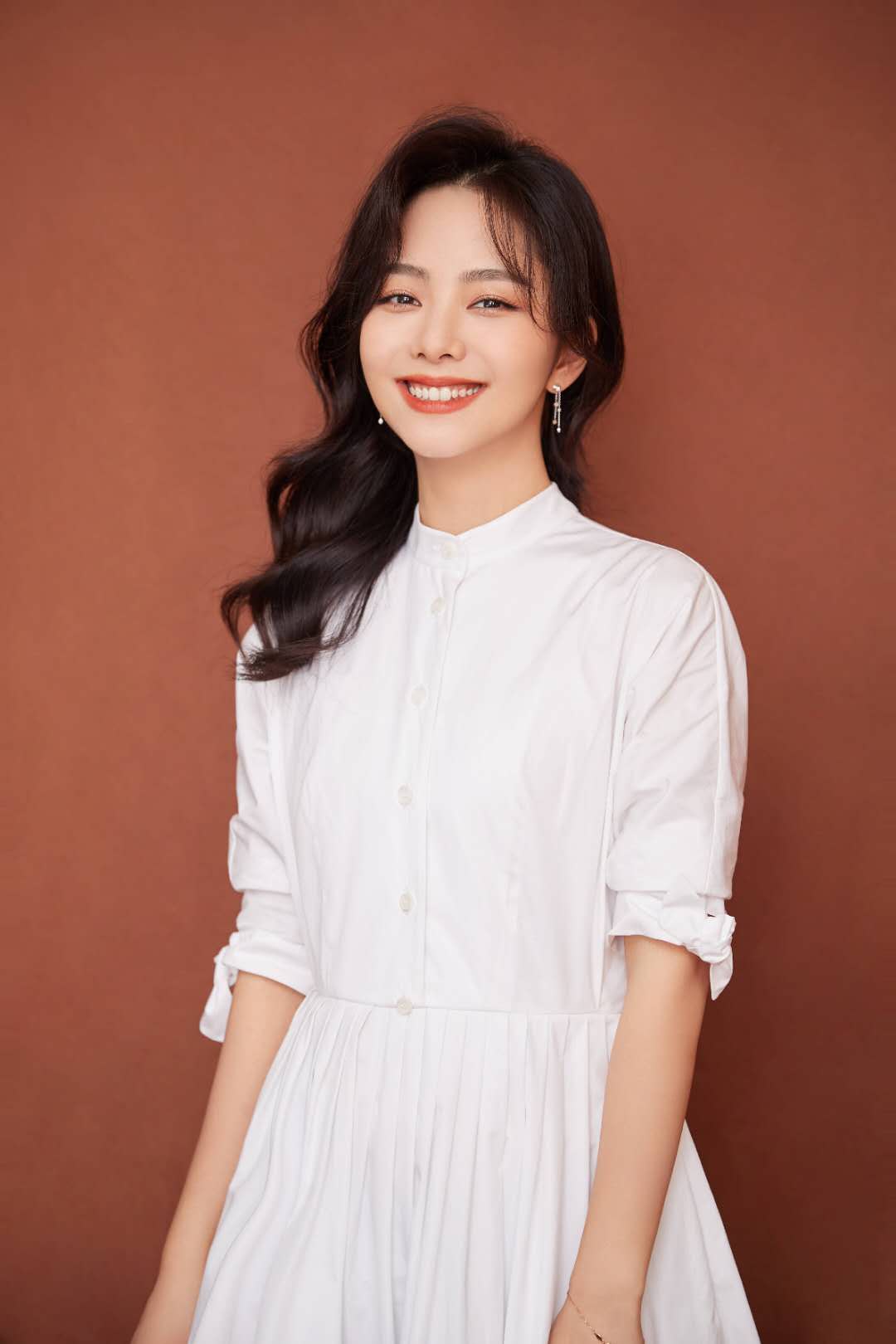 大饼脸剪个短发,大饼脸剪刘海好看