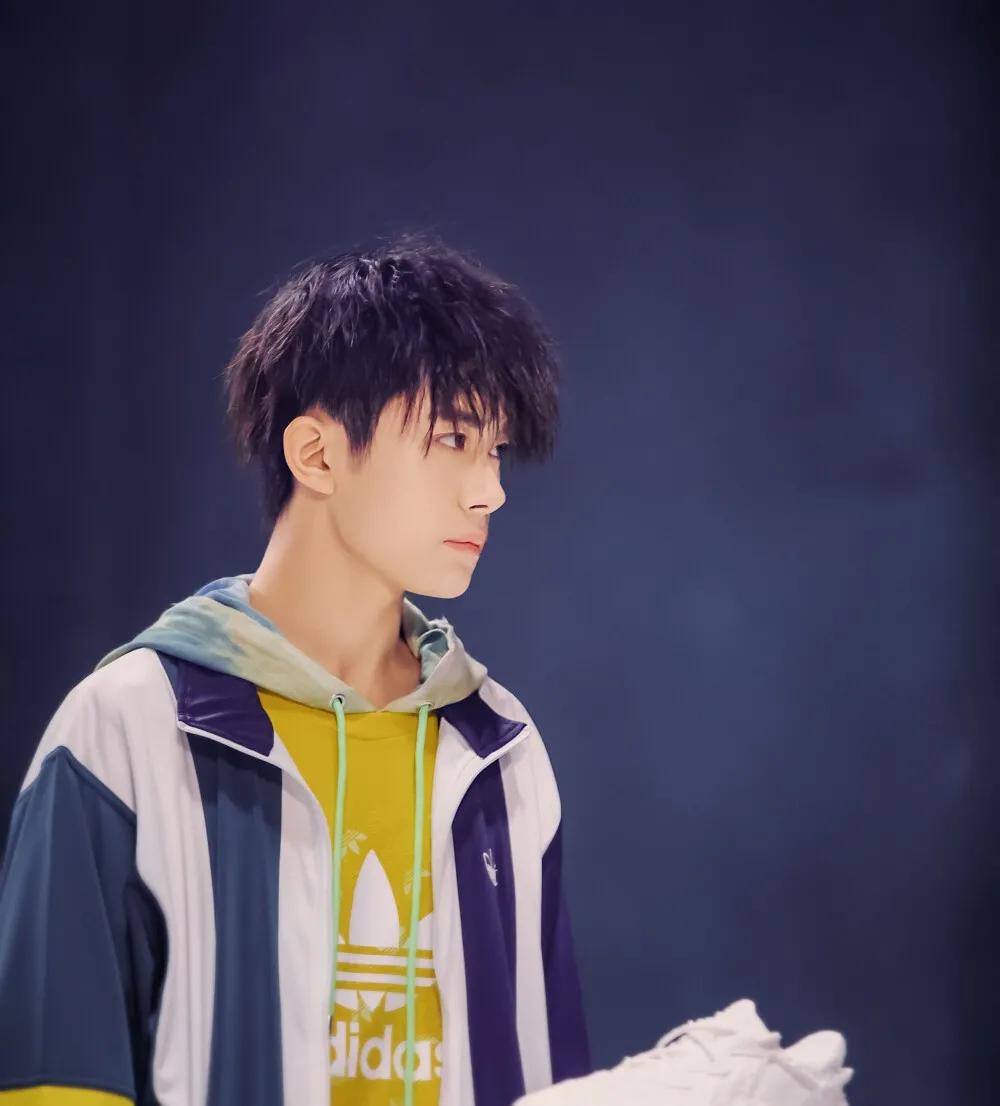 找好看高清的爱豆头像,那些爱豆头像都是在哪来的