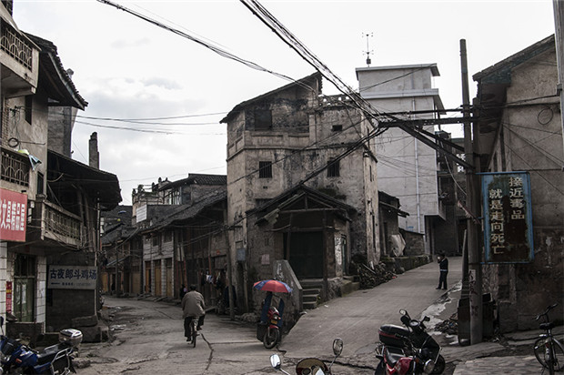 林徽因古镇奇缘（二）：偶遇空军飞行学员，每天买一对猪肺治肺病