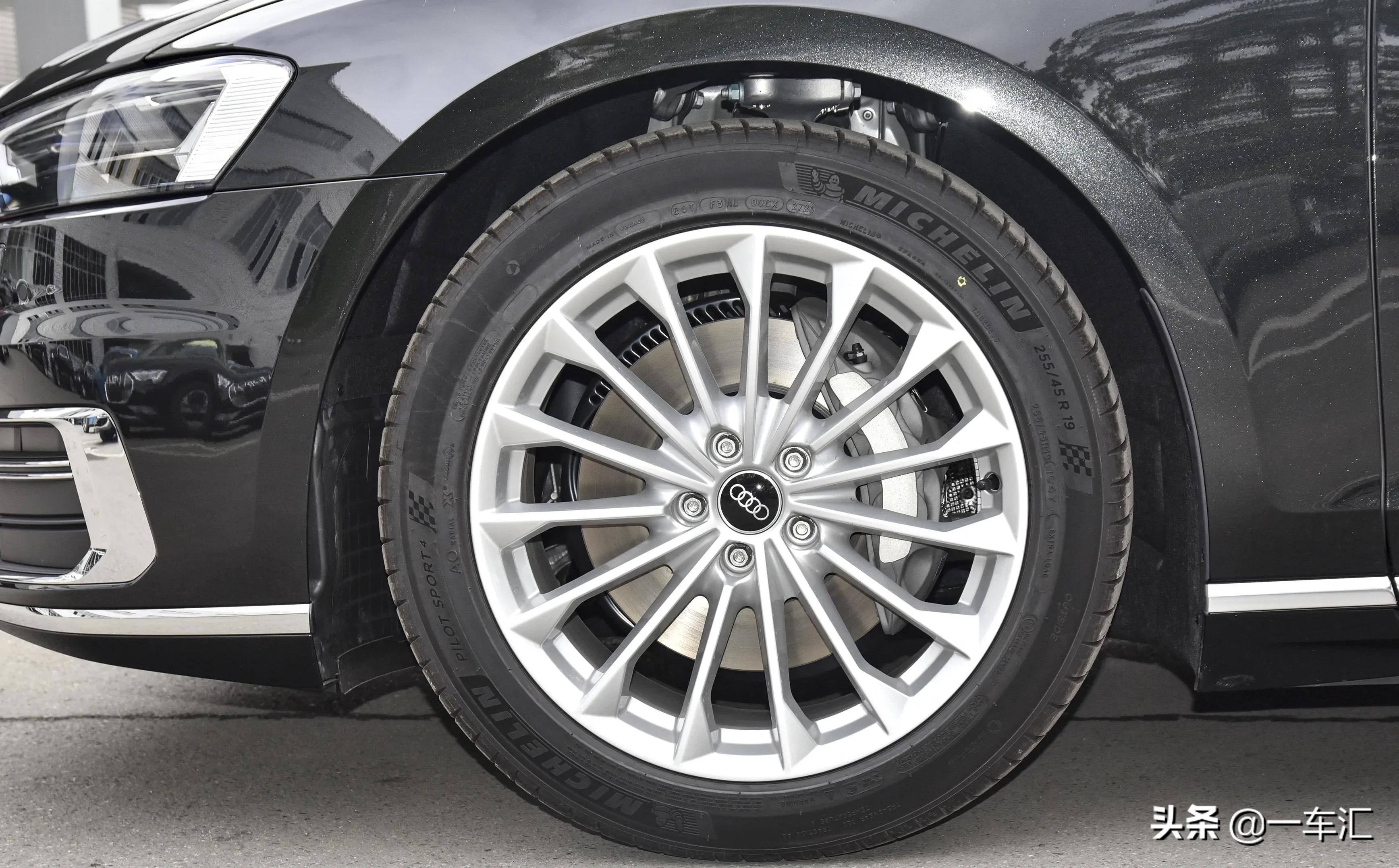 2022奥迪a8l60tfsi,奥迪a8l2023款