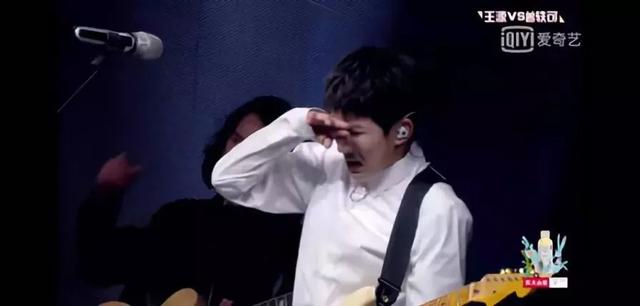 tfboys王源8个字粉丝瞬间泪目,tfboys王源哭过几次