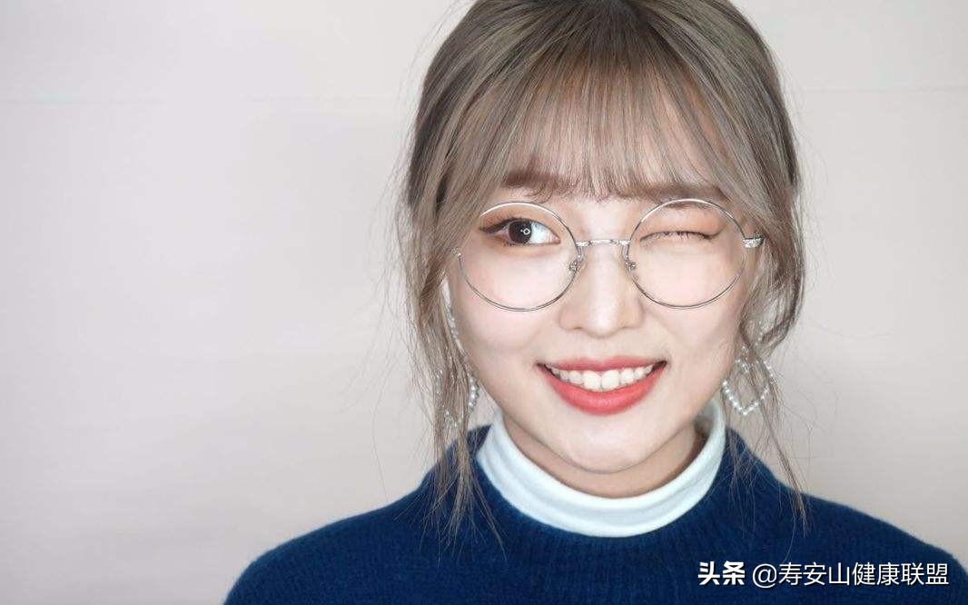 少年白头该怎么治,少年白发转黑的最佳方法测评