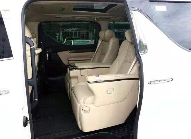 埃尔法中门异响怎么解决？