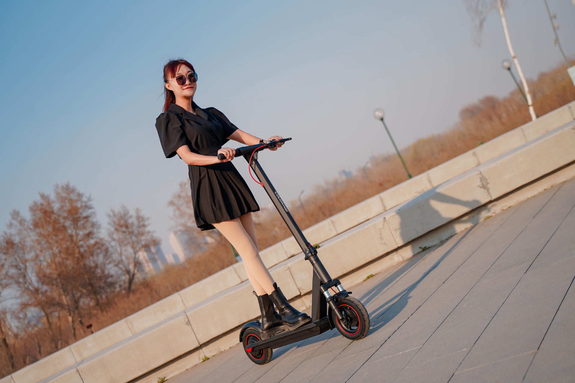 科洛威电动滑板车l10能充电吗,科洛威l10和米家哪个好